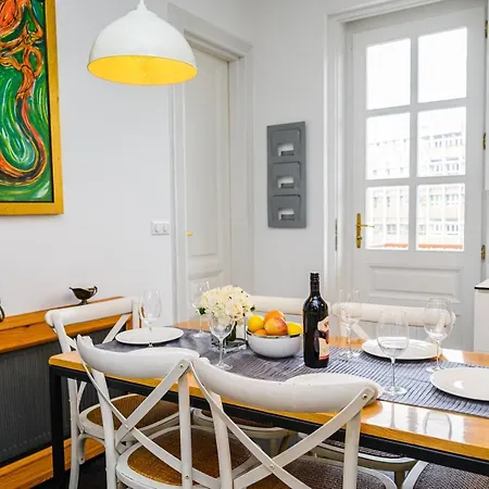 Luxury And Fabulous 3bdr Close To Center *