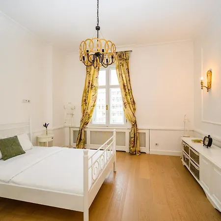 Luxury And Fabulous 3bdr Close To Center Lejlighed