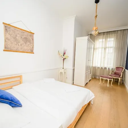 Luxury And Fabulous 3bdr Close To Center